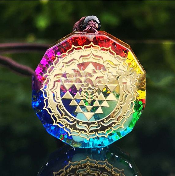 Pendentif Collier Orgonite Sri Yantra